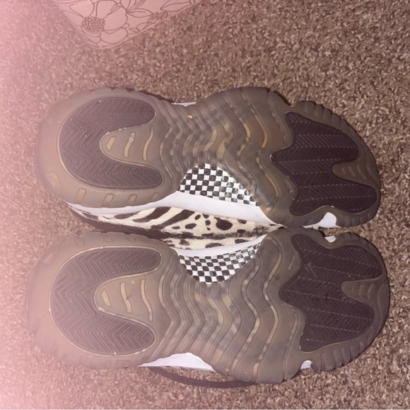 Jordan 11s - Picture 4 of 6